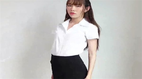 重磅推荐知名写真社GL频道OF付费解锁福利美模如云_