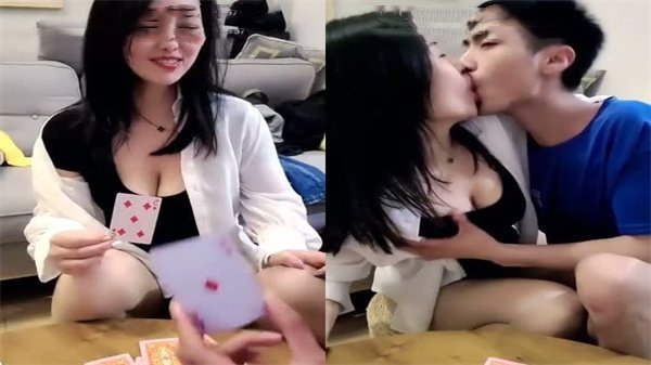 爆乳骚妇和小哥玩牌输了让小哥各种玩弄操逼..._.