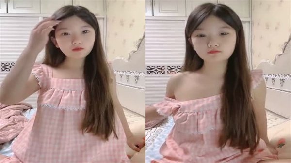 肥臀大奶妹子口交伺侯男友后入操